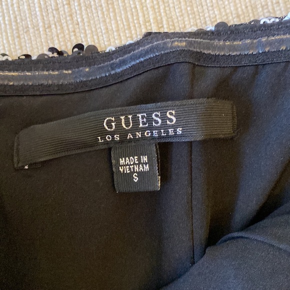 Guess sequin Strapless peplum Shirt. Color white and black size small - Picture 5 of 6